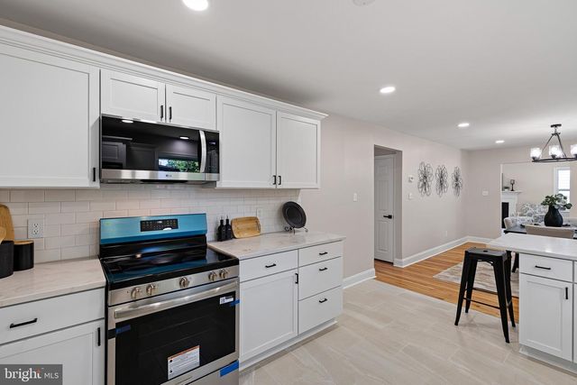 3 WHITE OAK RD, Wilmington, DE 19809