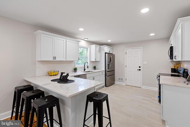 3 WHITE OAK RD, Wilmington, DE 19809