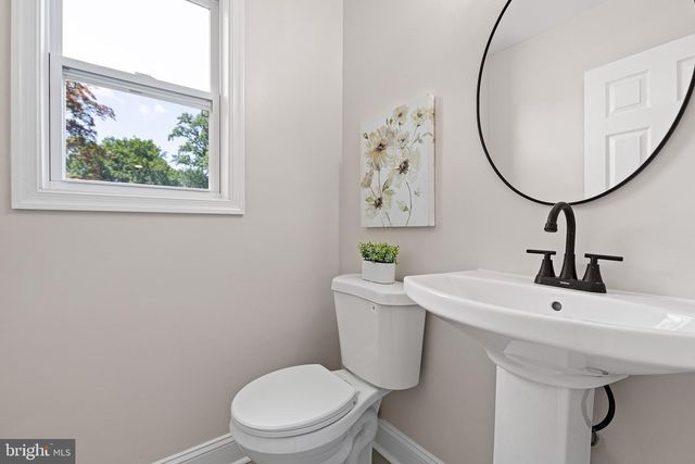 3 WHITE OAK RD, Wilmington, DE 19809