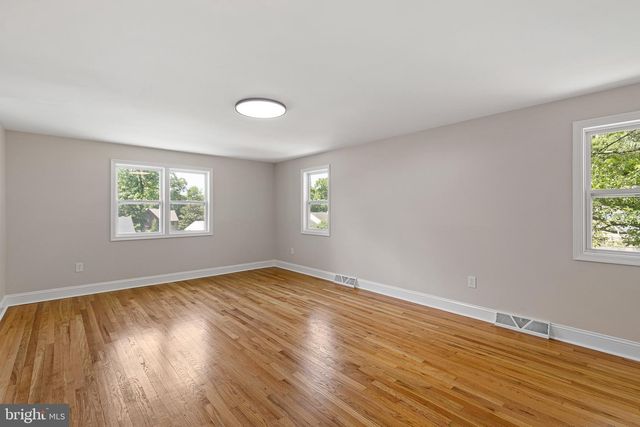 3 WHITE OAK RD, Wilmington, DE 19809