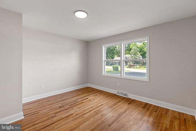 3 WHITE OAK RD, Wilmington, DE 19809