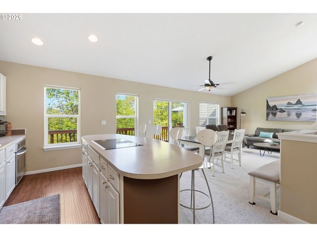 13217 Sw SUMMERWOOD Dr, Portland, OR 97223