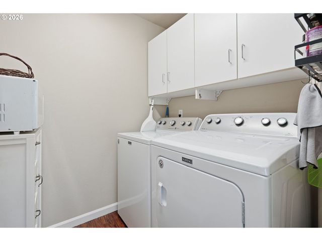 13217 Sw SUMMERWOOD Dr, Portland, OR 97223