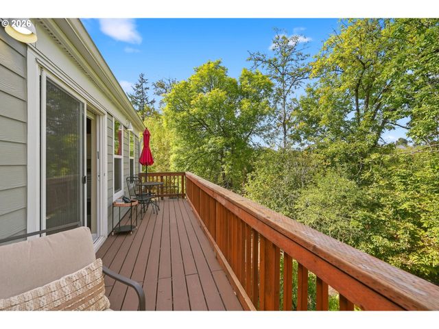 13217 Sw SUMMERWOOD Dr, Portland, OR 97223