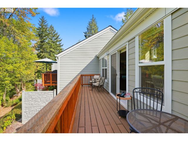 13217 Sw SUMMERWOOD Dr, Portland, OR 97223