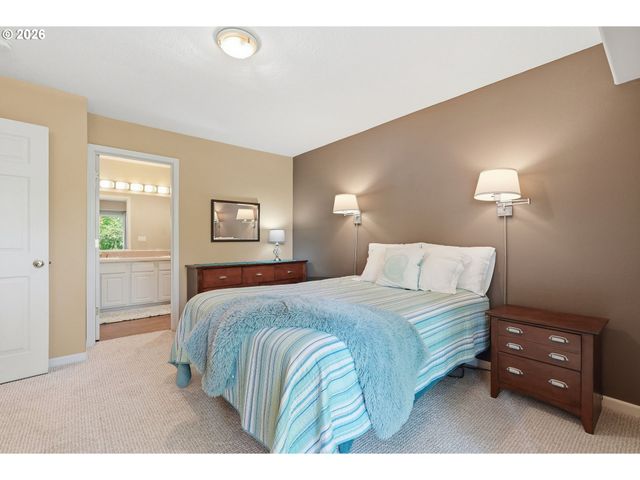 13217 Sw SUMMERWOOD Dr, Portland, OR 97223