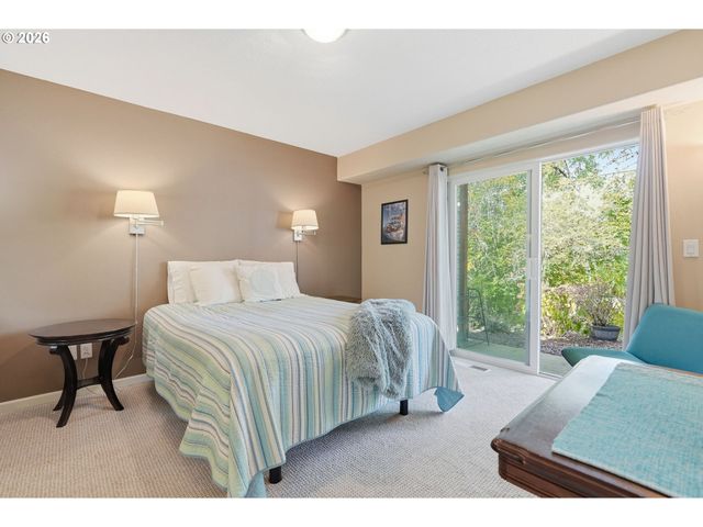 13217 Sw SUMMERWOOD Dr, Portland, OR 97223