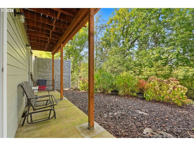 13217 Sw SUMMERWOOD Dr, Portland, OR 97223