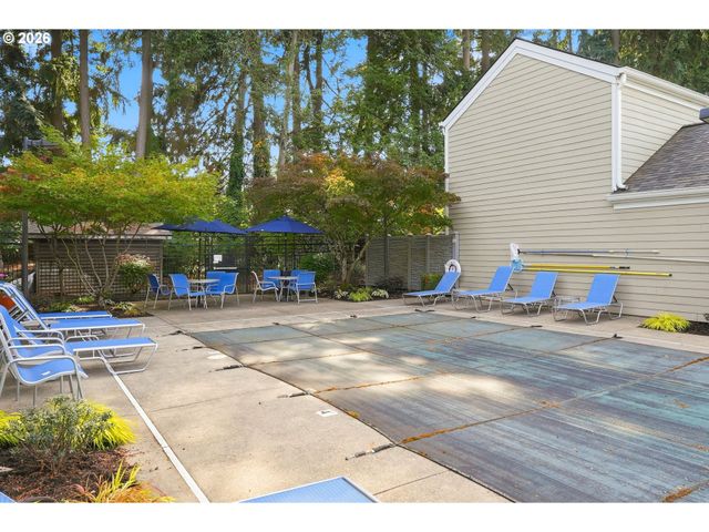 13217 Sw SUMMERWOOD Dr, Portland, OR 97223