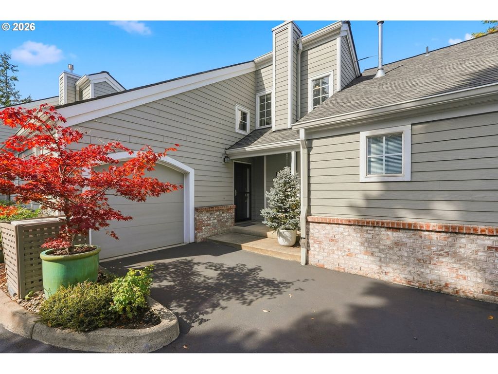13217 Sw SUMMERWOOD Dr, Portland, OR 97223