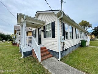 1202 S 8th Street, Wilmington, NC 28401