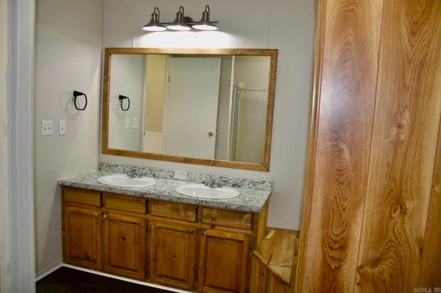 1516 Treasure Isle Rd, Hot Springs, AR 71913