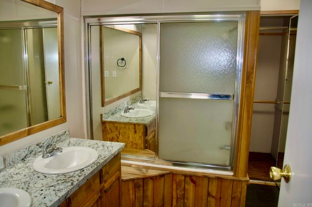 1516 Treasure Isle Rd, Hot Springs, AR 71913