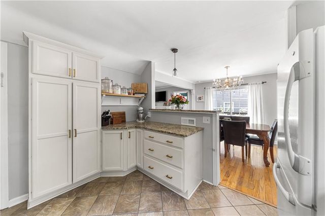 7632 Oak Street, Kansas City, MO 64114