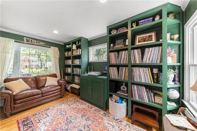 7632 Oak Street, Kansas City, MO 64114