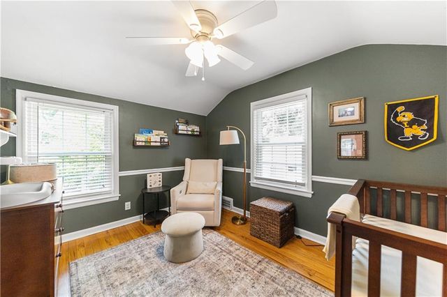7632 Oak Street, Kansas City, MO 64114