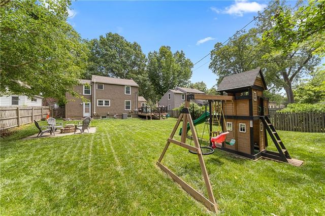 7632 Oak Street, Kansas City, MO 64114