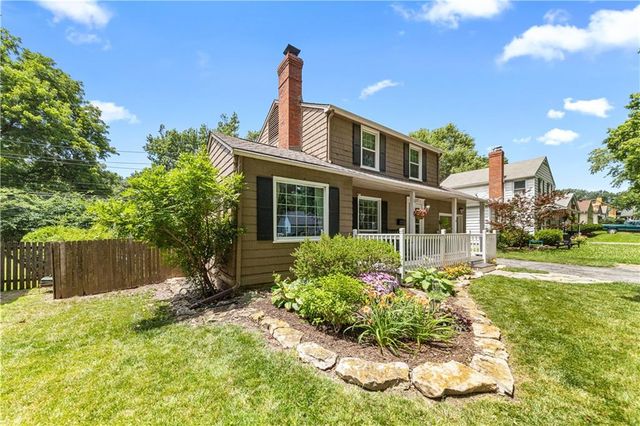 7632 Oak Street, Kansas City, MO 64114