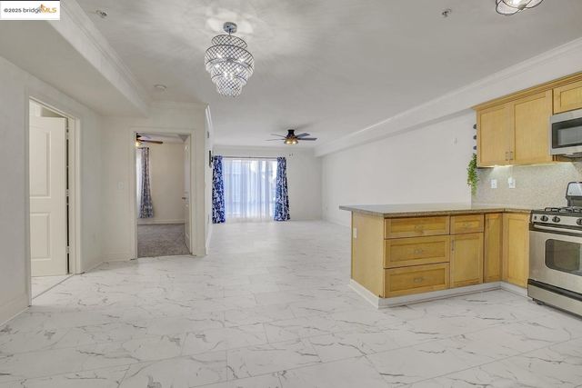 1515 14th AVE APT 302, Oakland, CA 94606
