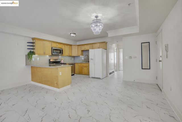 1515 14th AVE APT 302, Oakland, CA 94606