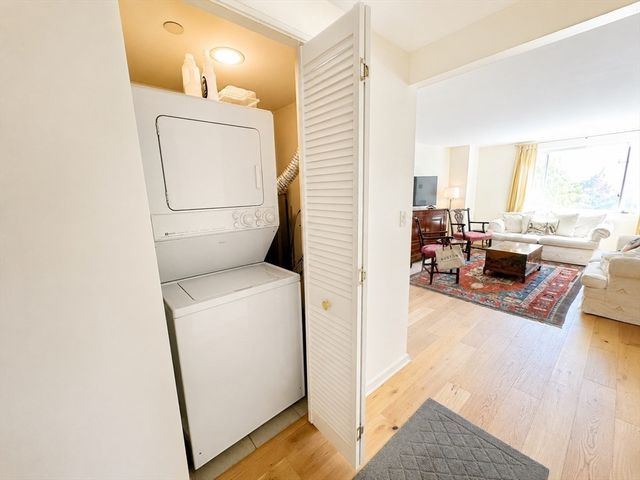10 Rogers St 407, Cambridge, MA 02142