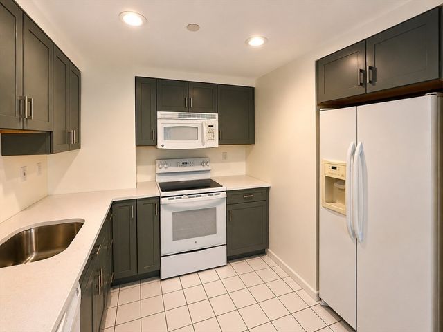 10 Rogers St 407, Cambridge, MA 02142