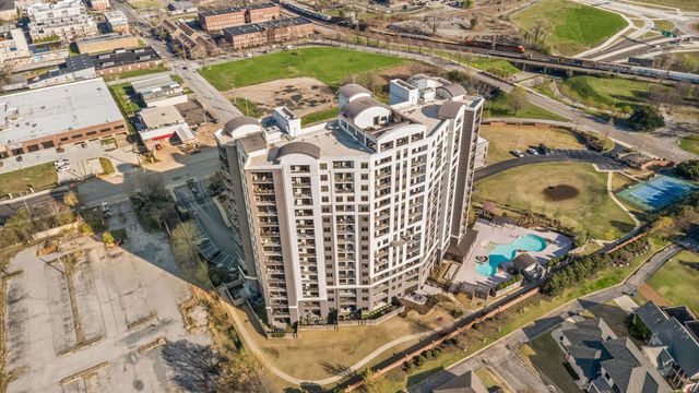 717 S Riverside Dr Apt 307, Memphis, TN 38103