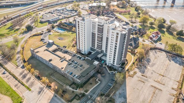 717 S Riverside Dr Apt 307, Memphis, TN 38103