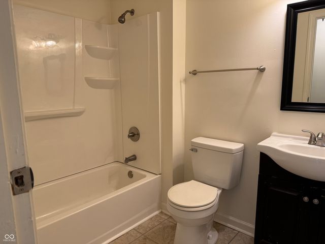 7717 Cambridge Drive, Fishers, IN 46038