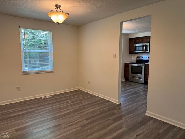7717 Cambridge Drive, Fishers, IN 46038