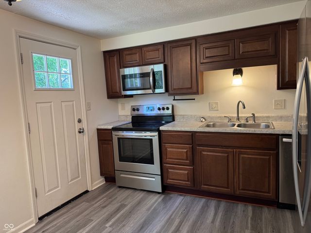 7717 Cambridge Drive, Fishers, IN 46038