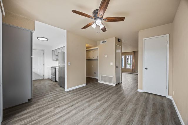 897 Greenfield Avenue, Hanford, CA 93230