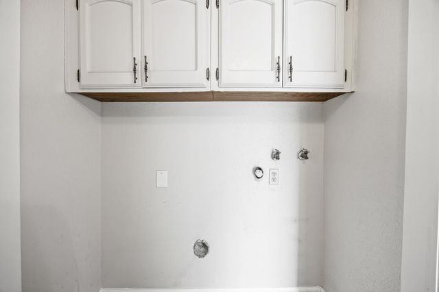 897 Greenfield Avenue, Hanford, CA 93230