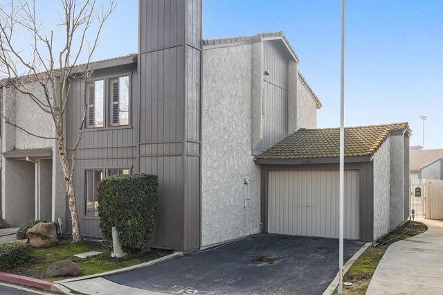 897 Greenfield Avenue, Hanford, CA 93230