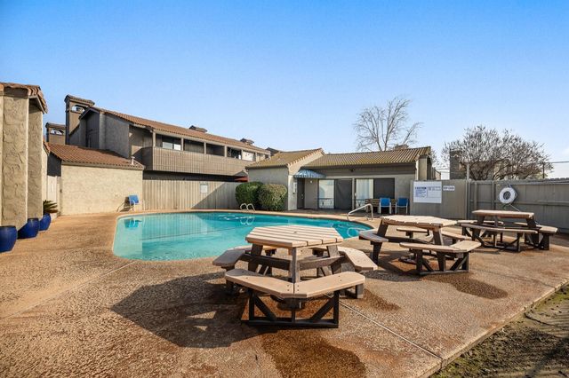 897 Greenfield Avenue, Hanford, CA 93230