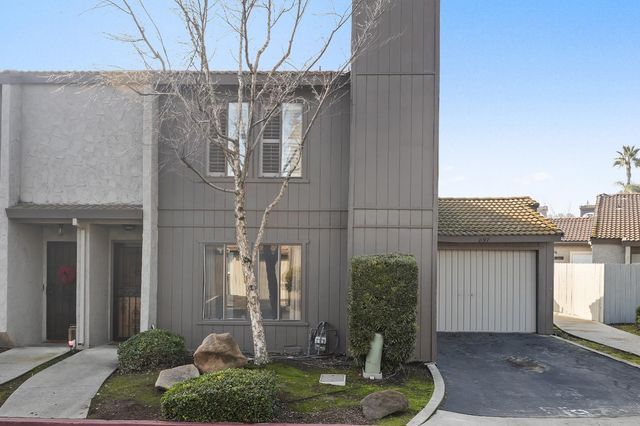 897 Greenfield Avenue, Hanford, CA 93230