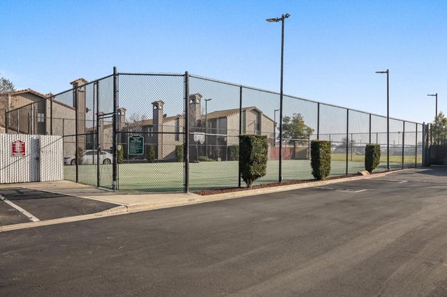 897 Greenfield Avenue, Hanford, CA 93230