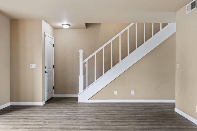 897 Greenfield Avenue, Hanford, CA 93230