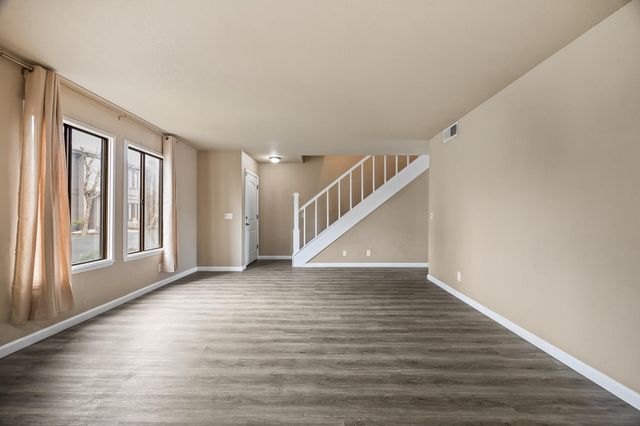 897 Greenfield Avenue, Hanford, CA 93230