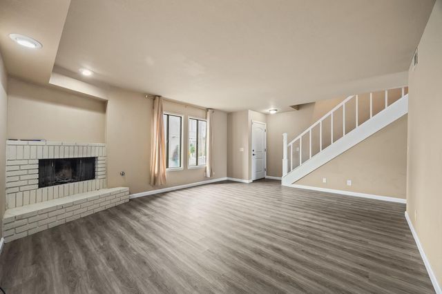 897 Greenfield Avenue, Hanford, CA 93230