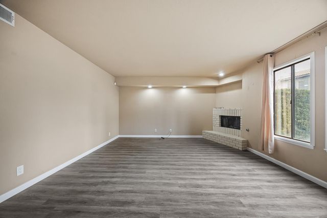 897 Greenfield Avenue, Hanford, CA 93230