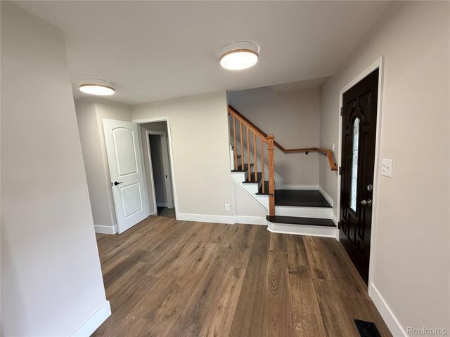 2790 LANERGAN Drive, Troy, MI 48084