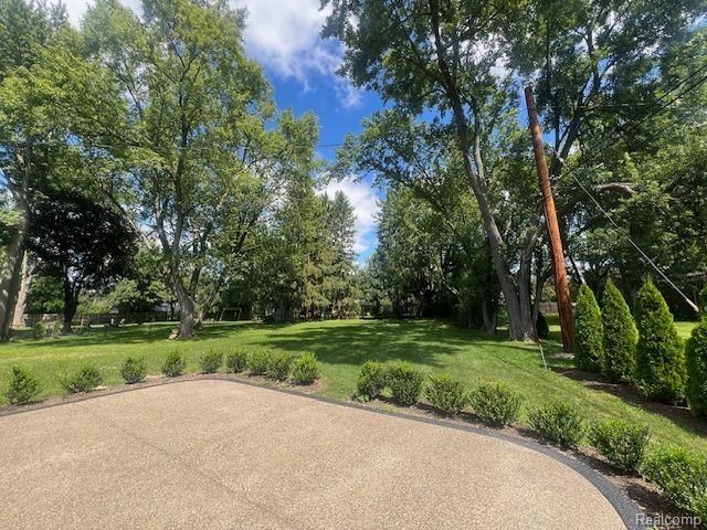 2790 LANERGAN Drive, Troy, MI 48084