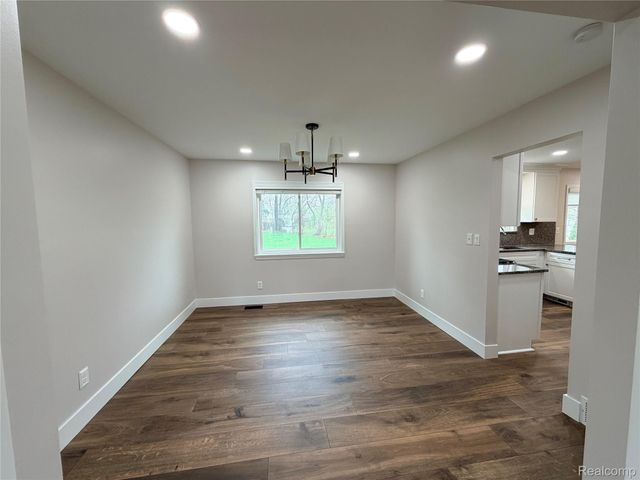 2790 LANERGAN Drive, Troy, MI 48084