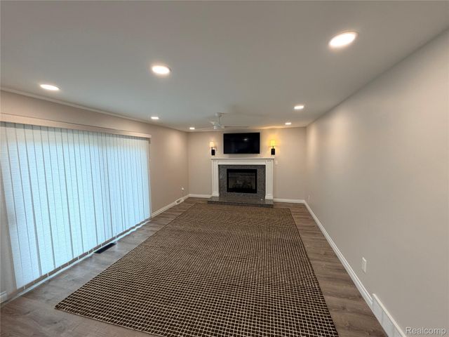 2790 LANERGAN Drive, Troy, MI 48084