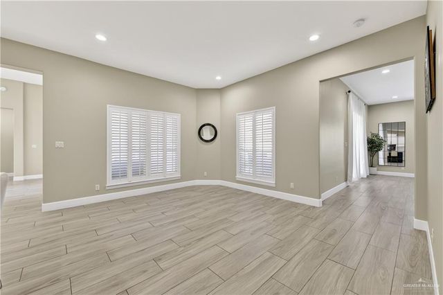 611 S 1st Lane, Mcallen, TX 78501