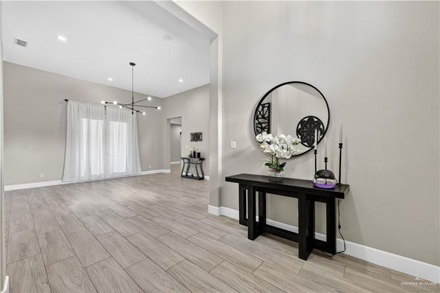 611 S 1st Lane, Mcallen, TX 78501