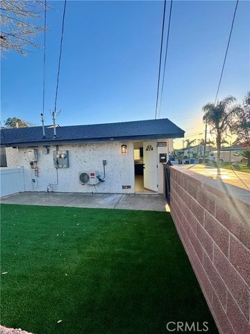 8109 Cole B, Downey, CA 90242