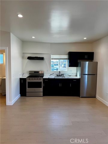 8109 Cole B, Downey, CA 90242