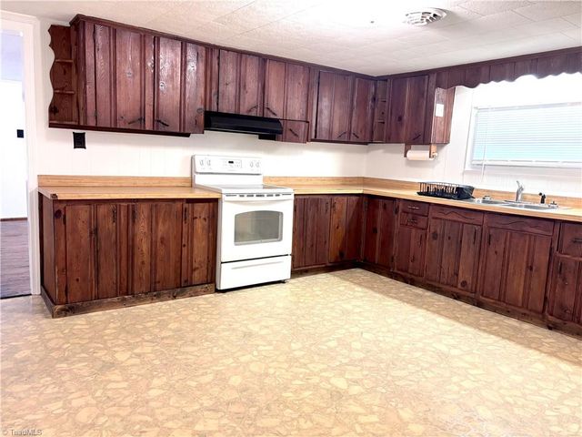 3619 Mineola Street, Winston-salem, NC 27107